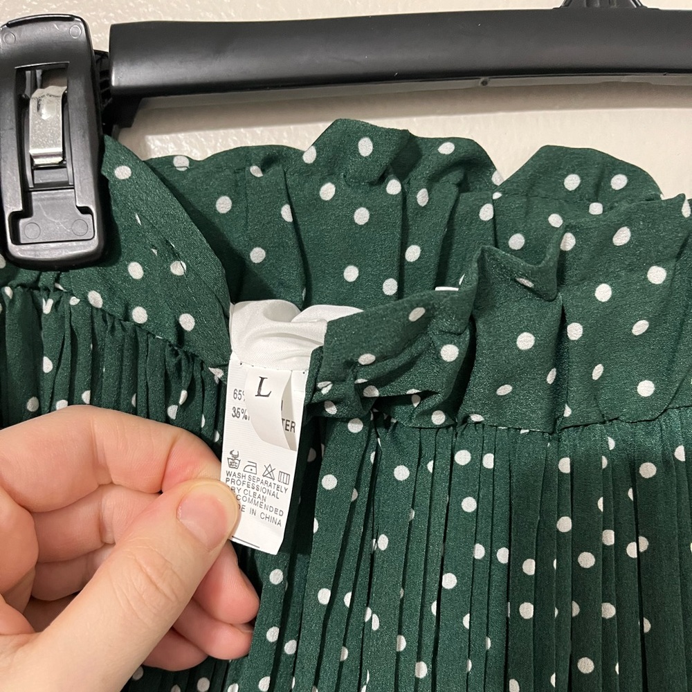 Boutique (NWOT) Long Flowy Polka Dot Green Skirt - Picture 3 of 4